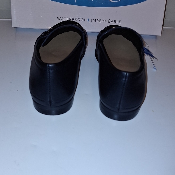 Elegant Black Loafers for Women - Picture 7 of 7